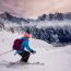 Francuskie Chamonix słynie na całym świecie z wyjątkowych walorów freeride’owych. Skiing Mont Blanc oferuje najlepsze trasy freeride’owe, jakie można sobie tylko wyobrazić. W dodatku są one dostępnych bezpośrednio z wyciągu i zapewniają narciarzom wyjątkowe górskie panoramy. Redakcja Skiinfo rozmawiała z Yanem Rauletem, przewodnikiem górskim z 25-letnim doświadczeniem, na temat freeride’u w Chamonix. Raulet poleca dwudniową

