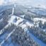 Największy ośrodek narciarski w Polsce, Szczyrk, przyzwyczaił nas, że w ostatnich latach każdy sezon przynosi wiele ciekawych nowości, zarówno inwestycyjnych, jak i organizacyjnych. Nie inaczej jest też w tym roku. Tatry Mountain Resorts, słowacka spółka, która przejęła swego czasu Szczyrkowski Ośrodek Narciarski i zainwestowała w jego rozwój już kilkadziesiąt milionów złotych, zdradziła nowości, jakie szykuje
